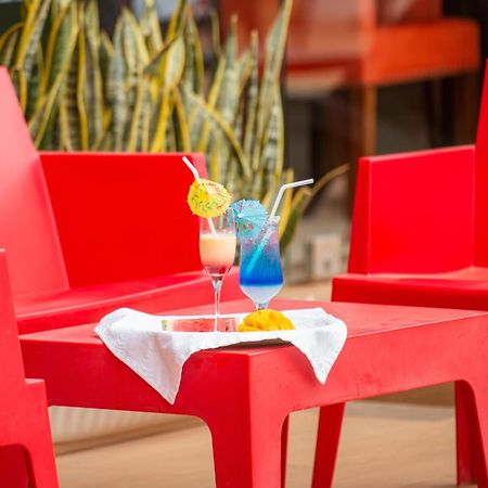 Hotel La Rose Blanche Korhogo Zewnętrze zdjęcie