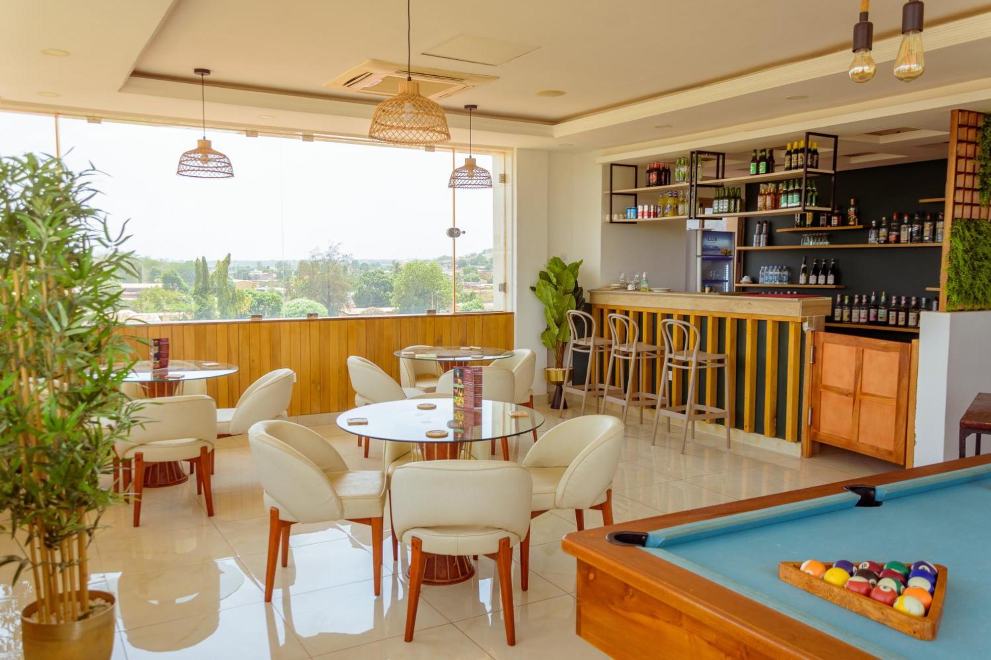 Hotel La Rose Blanche Korhogo Zewnętrze zdjęcie