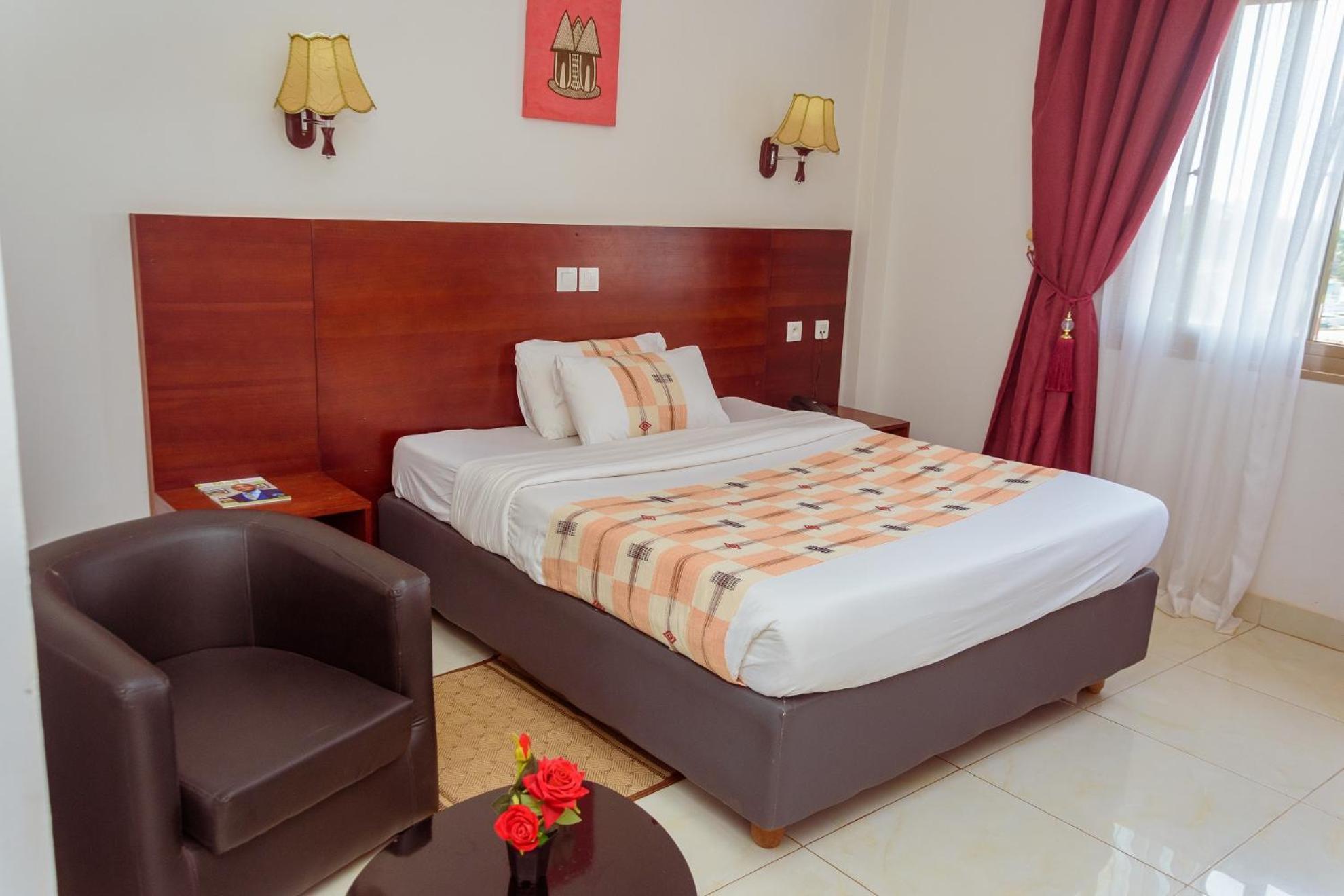 Hotel La Rose Blanche Korhogo Zewnętrze zdjęcie