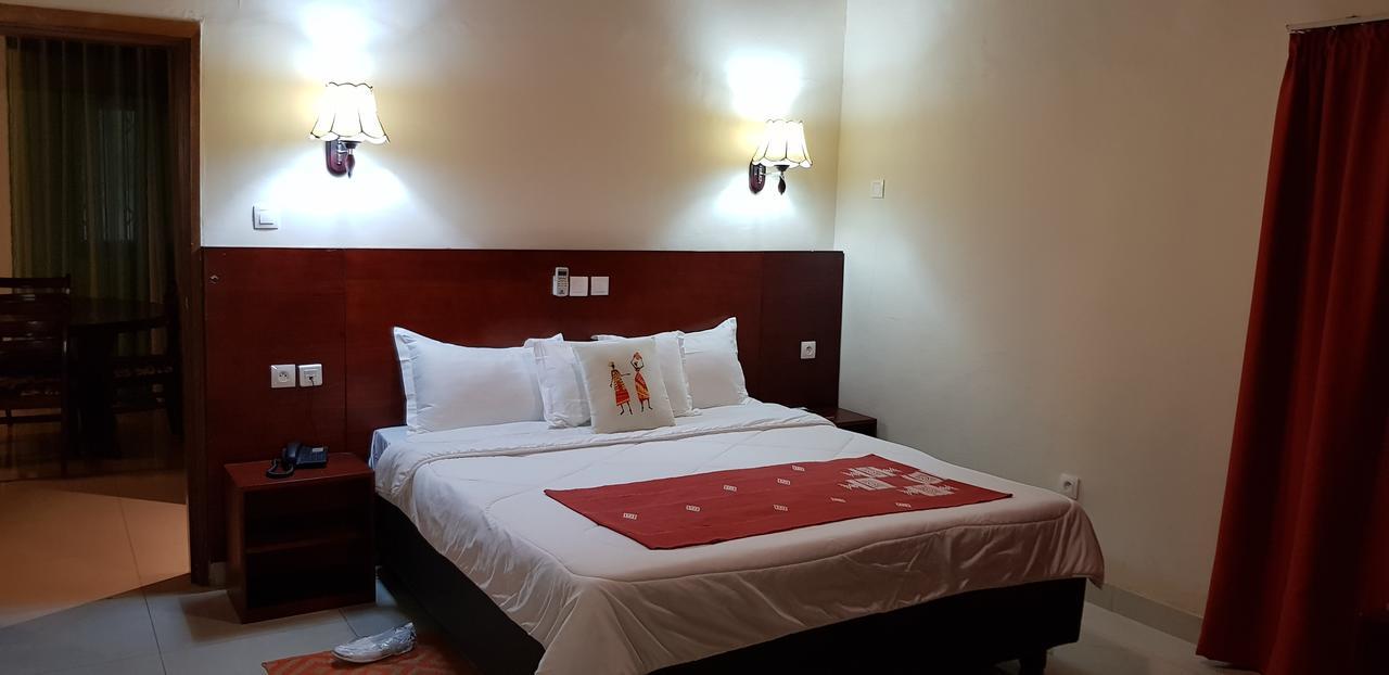 Hotel La Rose Blanche Korhogo Zewnętrze zdjęcie