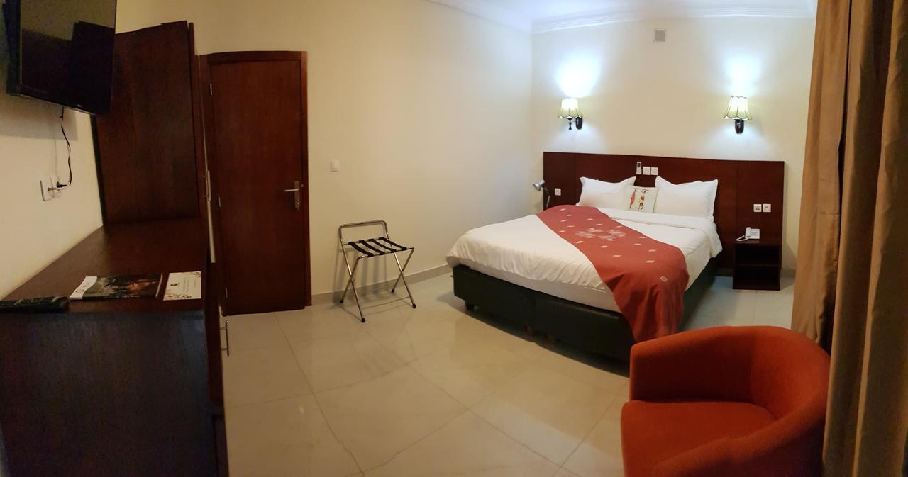 Hotel La Rose Blanche Korhogo Zewnętrze zdjęcie