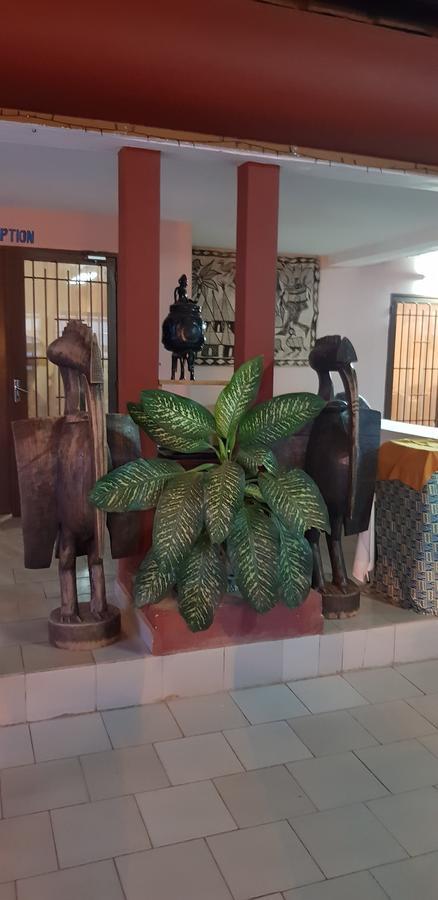 Hotel La Rose Blanche Korhogo Zewnętrze zdjęcie