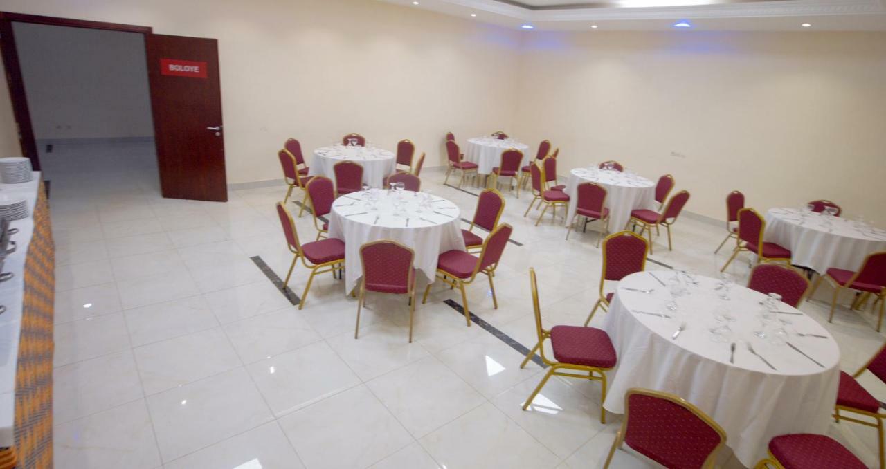 Hotel La Rose Blanche Korhogo Zewnętrze zdjęcie