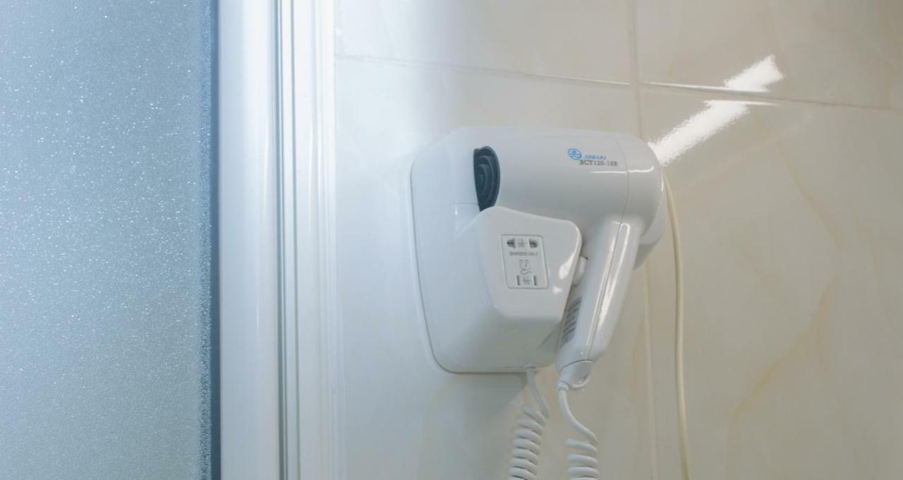 Hotel La Rose Blanche Korhogo Zewnętrze zdjęcie