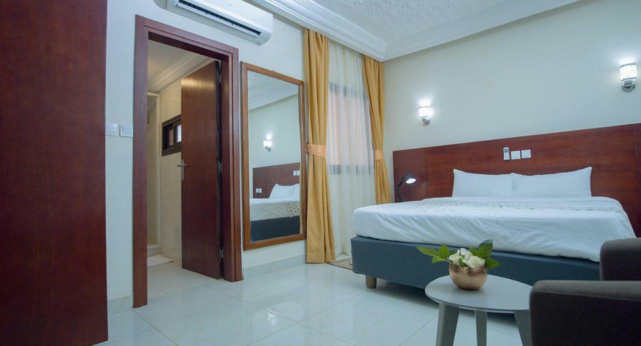 Hotel La Rose Blanche Korhogo Zewnętrze zdjęcie