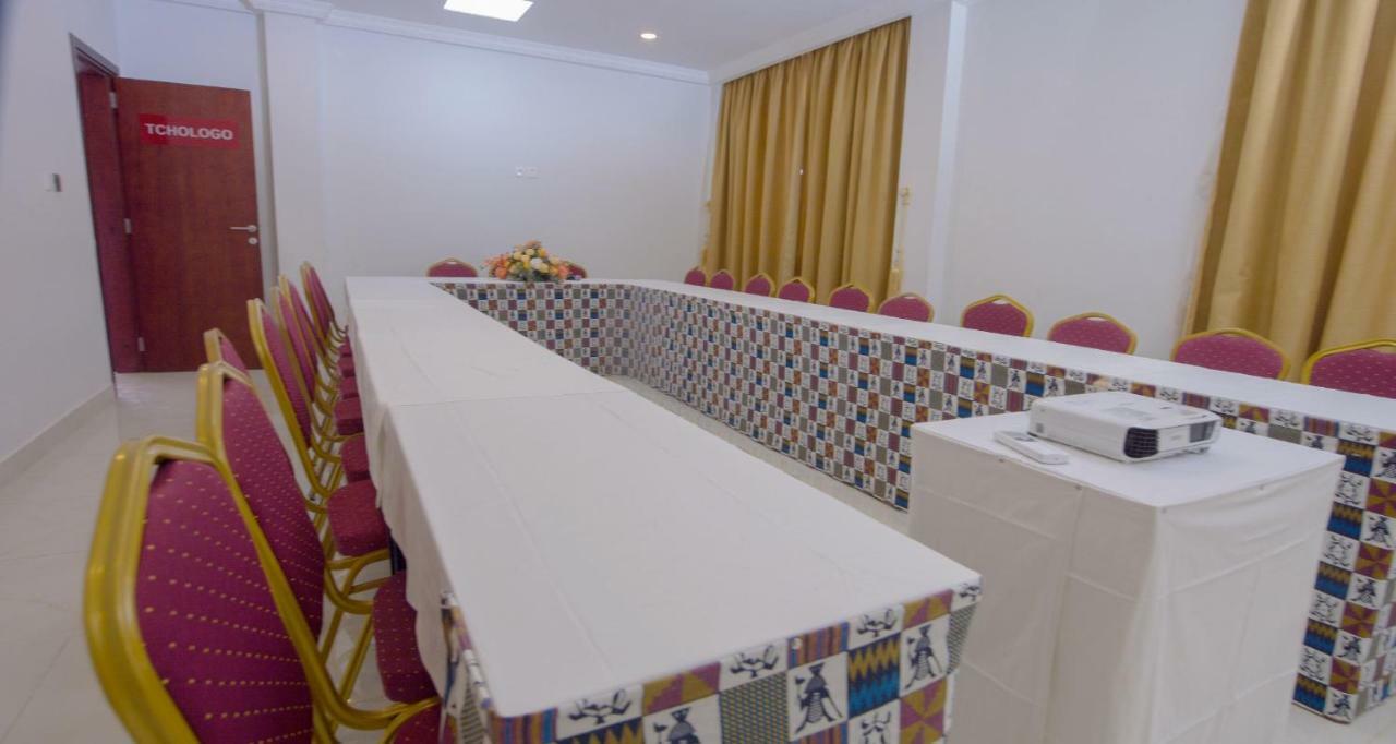 Hotel La Rose Blanche Korhogo Zewnętrze zdjęcie
