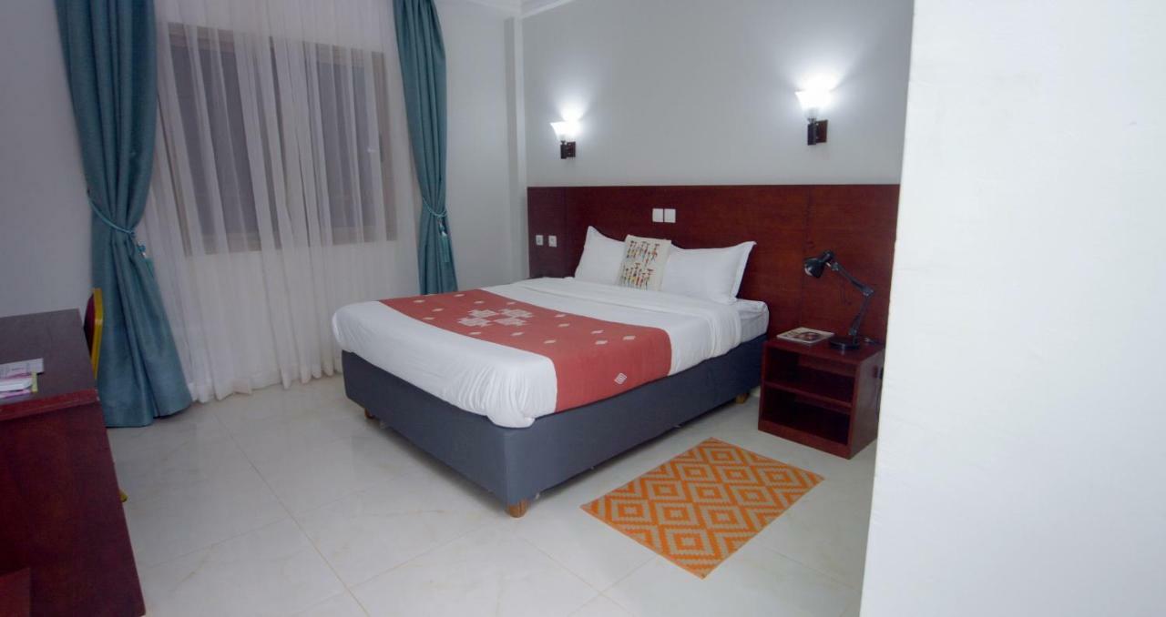 Hotel La Rose Blanche Korhogo Zewnętrze zdjęcie