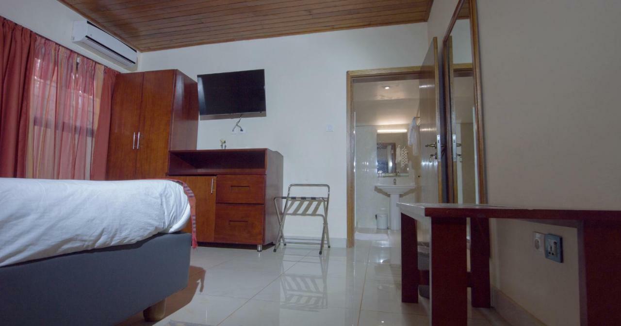 Hotel La Rose Blanche Korhogo Zewnętrze zdjęcie