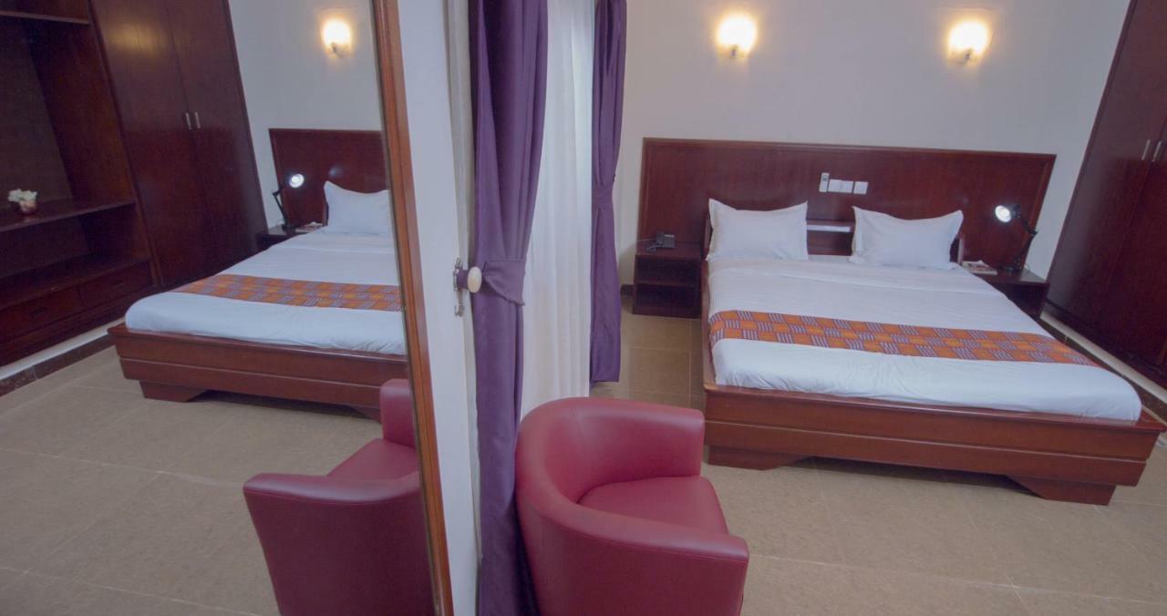 Hotel La Rose Blanche Korhogo Zewnętrze zdjęcie