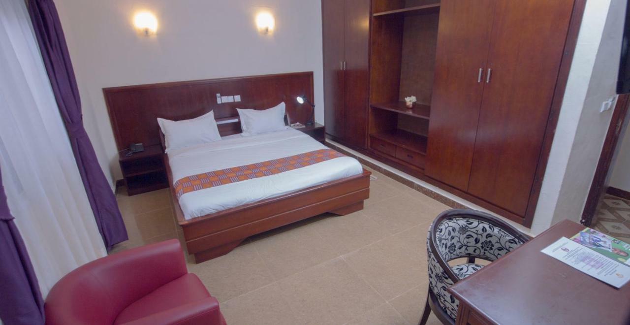 Hotel La Rose Blanche Korhogo Zewnętrze zdjęcie