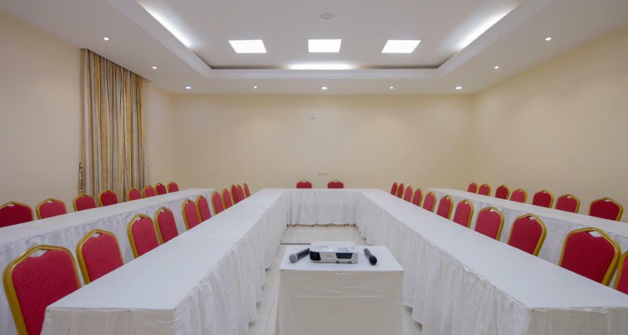 Hotel La Rose Blanche Korhogo Zewnętrze zdjęcie