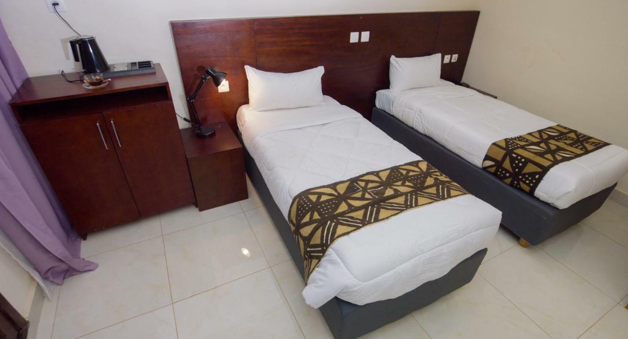 Hotel La Rose Blanche Korhogo Zewnętrze zdjęcie