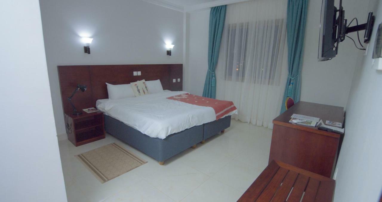 Hotel La Rose Blanche Korhogo Zewnętrze zdjęcie