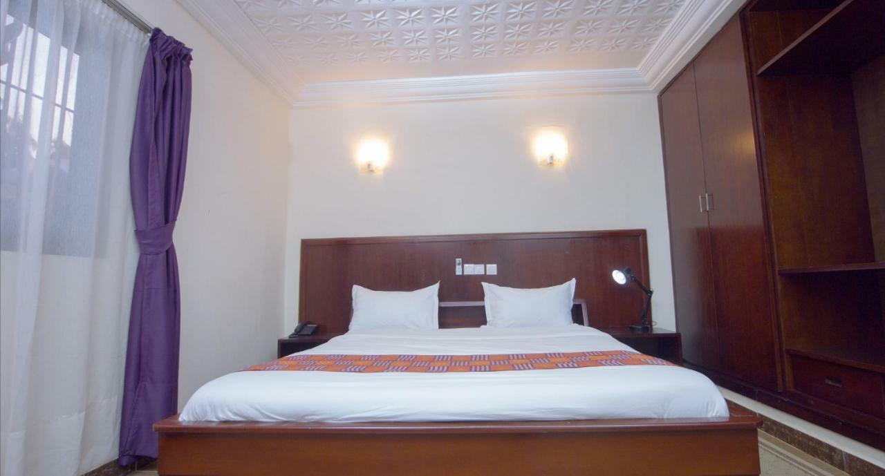 Hotel La Rose Blanche Korhogo Zewnętrze zdjęcie