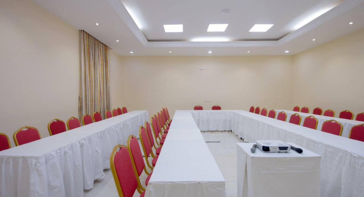 Hotel La Rose Blanche Korhogo Zewnętrze zdjęcie